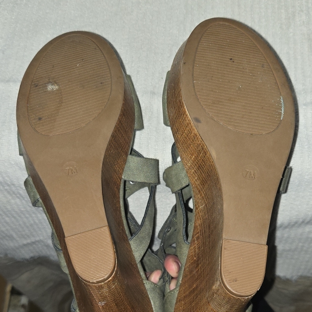 Chic Green Wedge Sandals Very Sexy Shoes, Size 7 - Picture 6 of 10